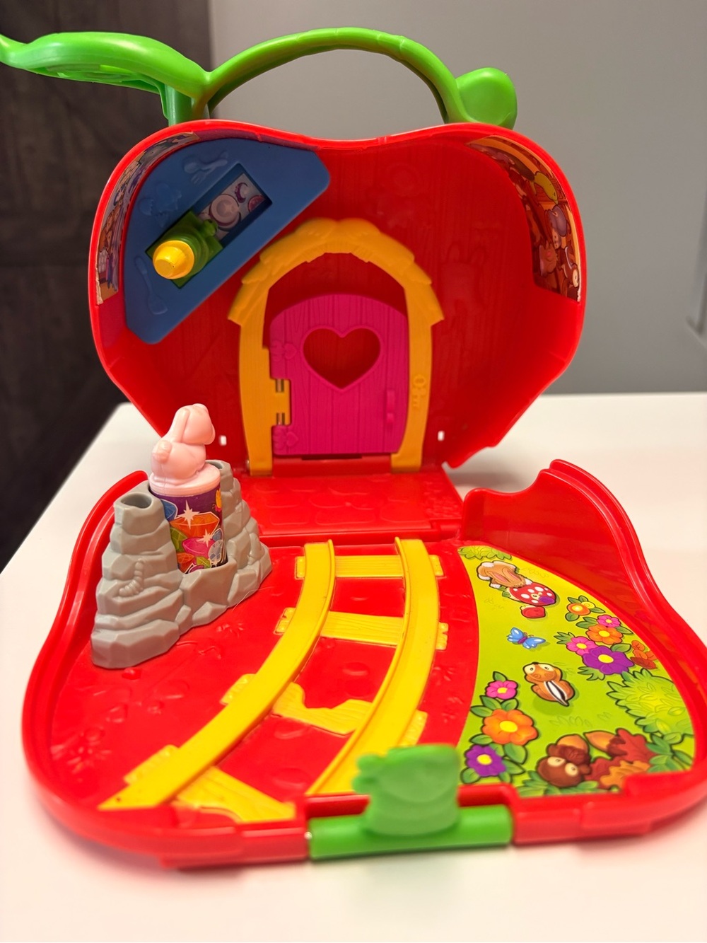 Fisher-Price Little People Disney Snow White's Fold 'n Go Apple playset HTF - Picture 7 of 10